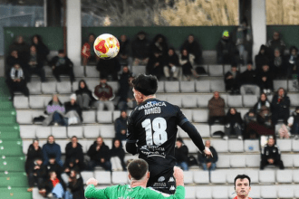 Partido de Primera RFEF, una categoría con altos costes y dificultades económicas para muchos clubes