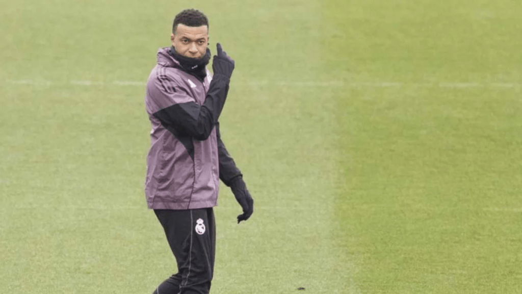 Mbappe vuelve a entrenarse con el grupo