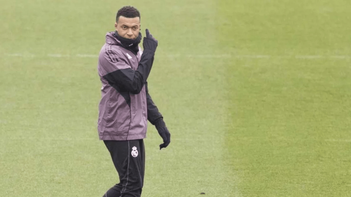 Mbappe vuelve a entrenarse con el grupo