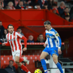 Ximo Navarro volvió a ser titular en el lateral derecho