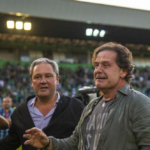 Tino Fernández, presidente de Altia, junto a Ignacio Rivera, presidente ejecutivo de Hijos de Rivera, durante la celebración del ascenso del Racing de Ferrol