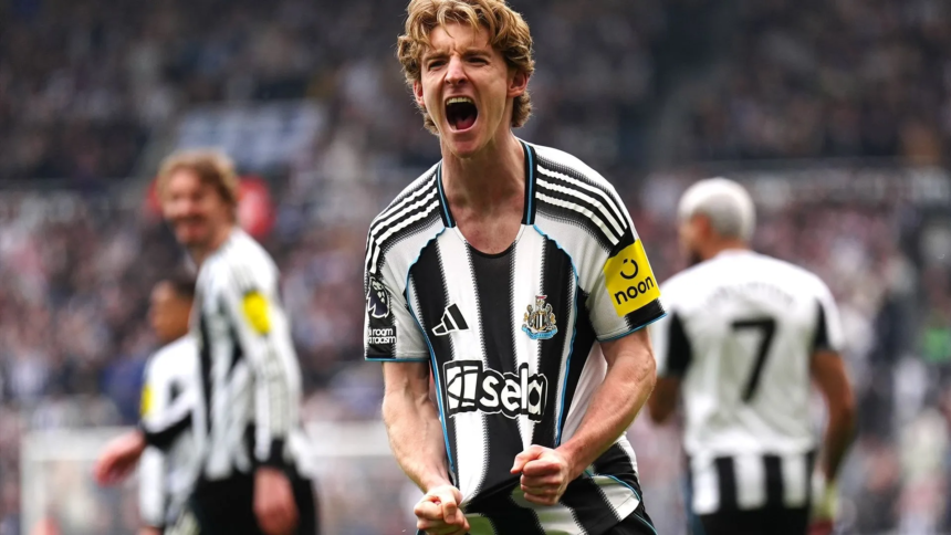 Anthony Gordon, jugador del Newcastle. EuropaPress