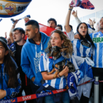 Los aficionados acudieron a recibir a su equipo