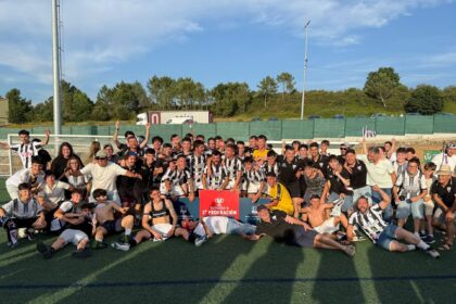 Jugadores del Antela FC, debutante en Tercera Federación