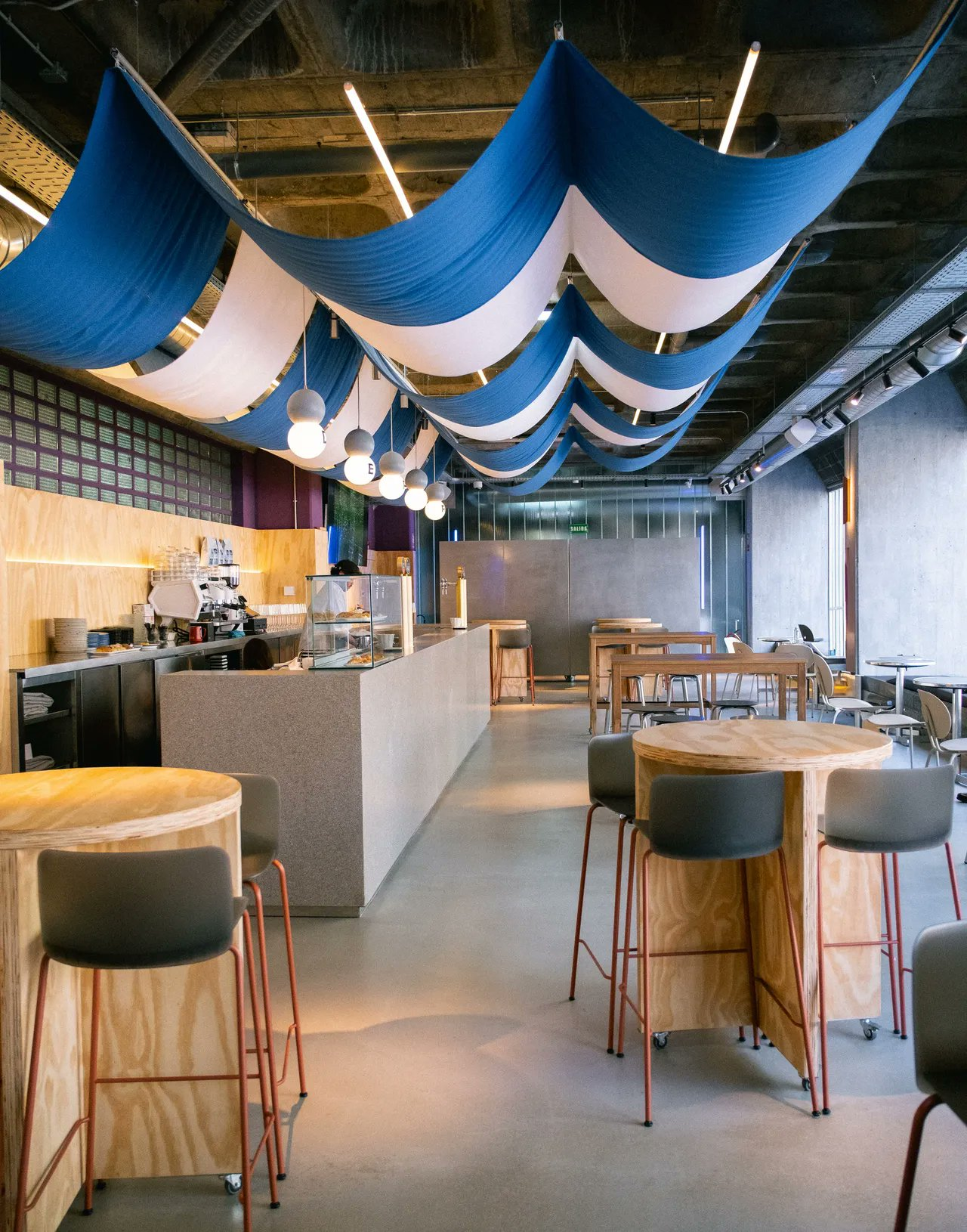 El Deportivo ha abierto varios locales de hosteleria en Riazor