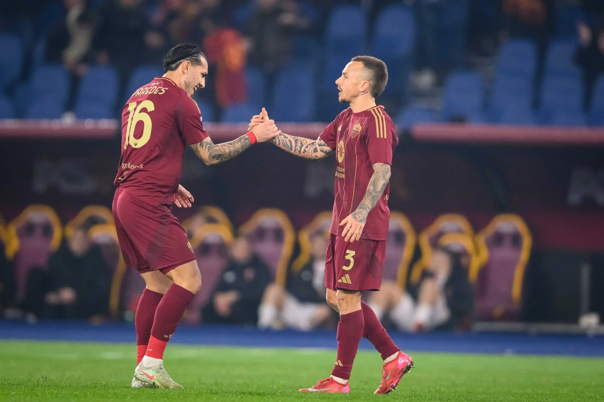 Angeliño juega en La Roma