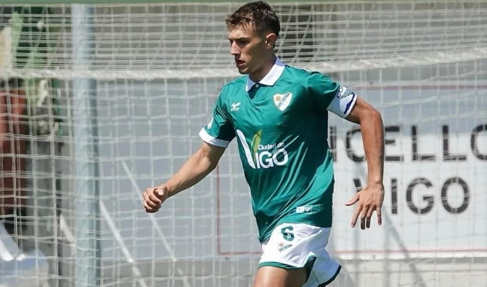 Guido Fernández, central que regresa al Coruxo FC