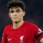 Stefan Bajcetic con la camiseta del Liverpool