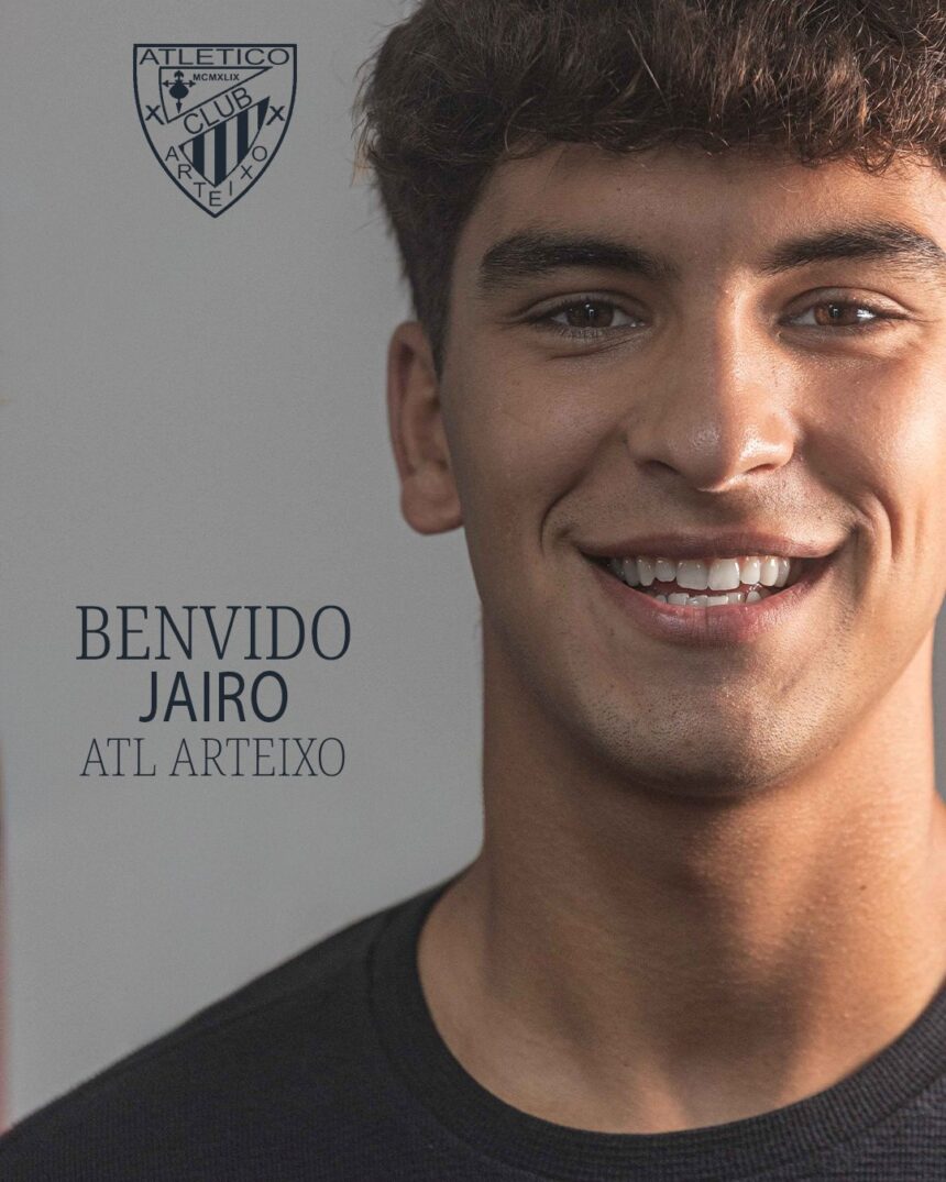 Foto oficial del último fichaje del Atlético Arteixo