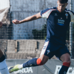 Álvaro Marín celebra uno de sus tres goles con el Celta Fortuna ante el Torreense