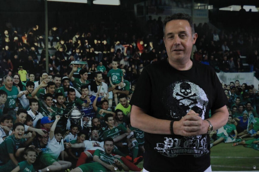 Francisco Vázquez, nuevo presidente del CD Arenteiro, durante la asamblea de socios en Espiñedo