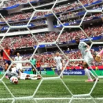 Mikel Oyarzabal celebra un gol con España en el Mundial 2026