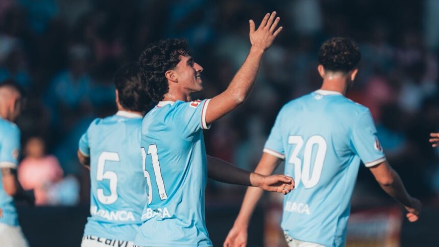 Hugo González celebra un gol con el Celta en pretemporada