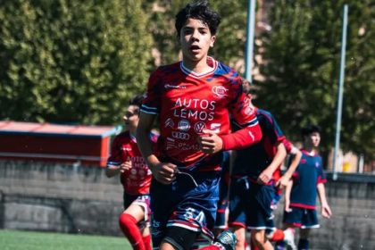 Carlos Beard, central del Calasancio, nuevo jugador de la cantera del Deportivo