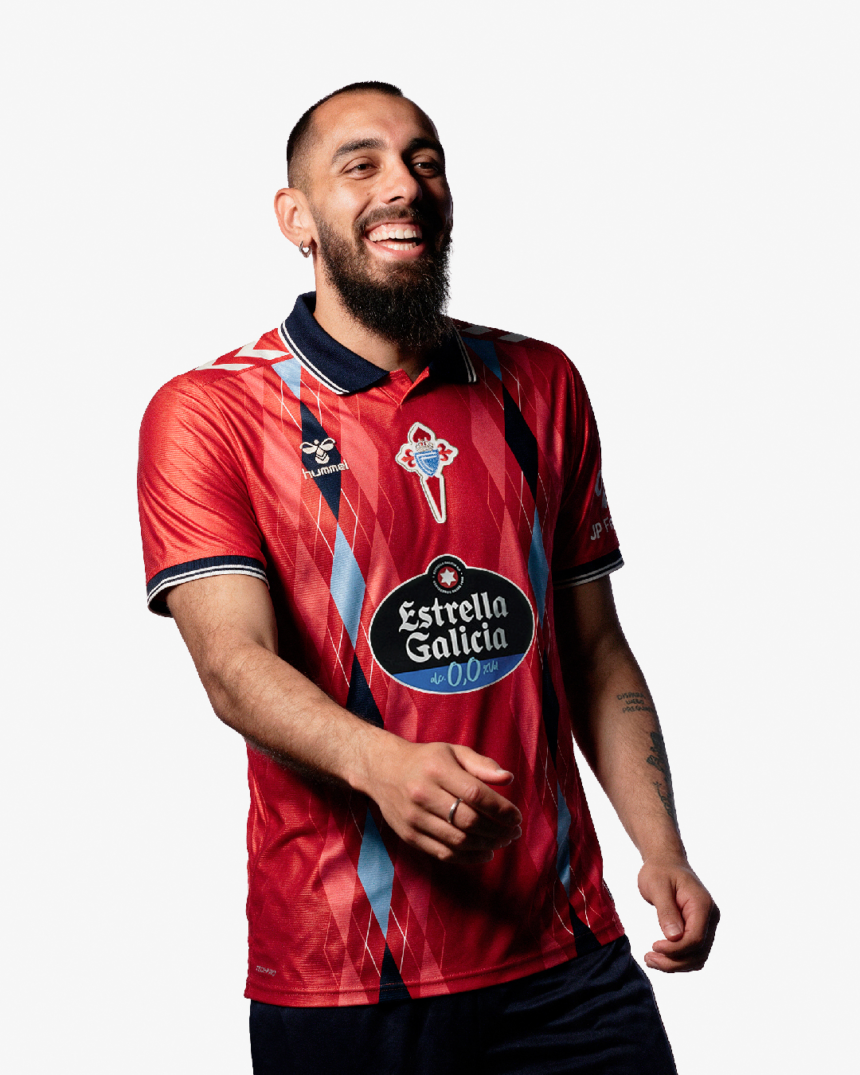 Tercera equipación del Celta de Vigo para la temporada 2026/27, roja con rombos celeste y azul marino