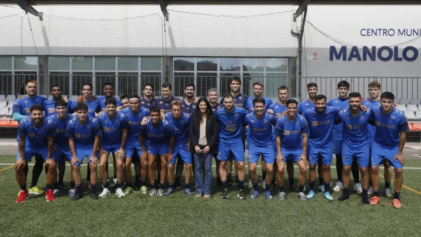 Jugadores del Pontevedra CF durante el primer entrenamiento de la pretemporada 2026/27