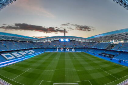 Vista panorámica de las gradas de ABANCA-RIAZOR, estadio del Deportivo