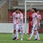 Jugadores del CD Lalín celebran un gol ante la SD Arzúa en el amistoso de pretemporada