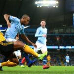 Adama Traoré en acción con el Wolverhampton durante un partido de la Premier League