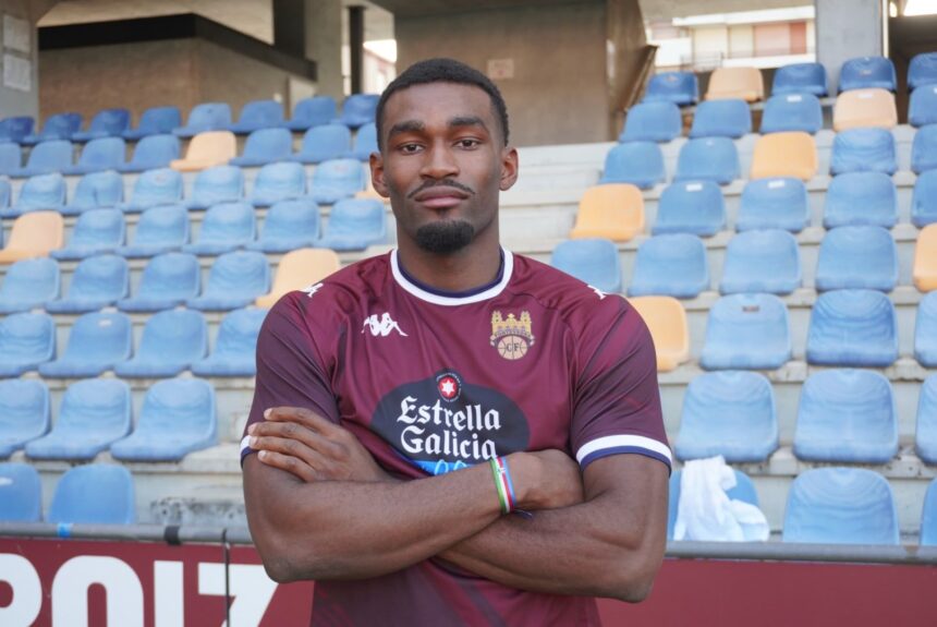 Domingo Mba, delantero del Pontevedra CF