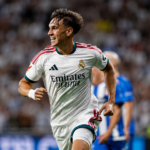 Carlos Espí celebra el gol del 1-2 del Real Madrid ante el Espanyol en el RCDE Stadium