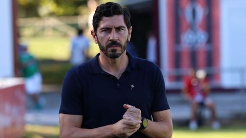 Javi Vázquez durante el Arenas-Racing de Ferrol disputado en Fadura