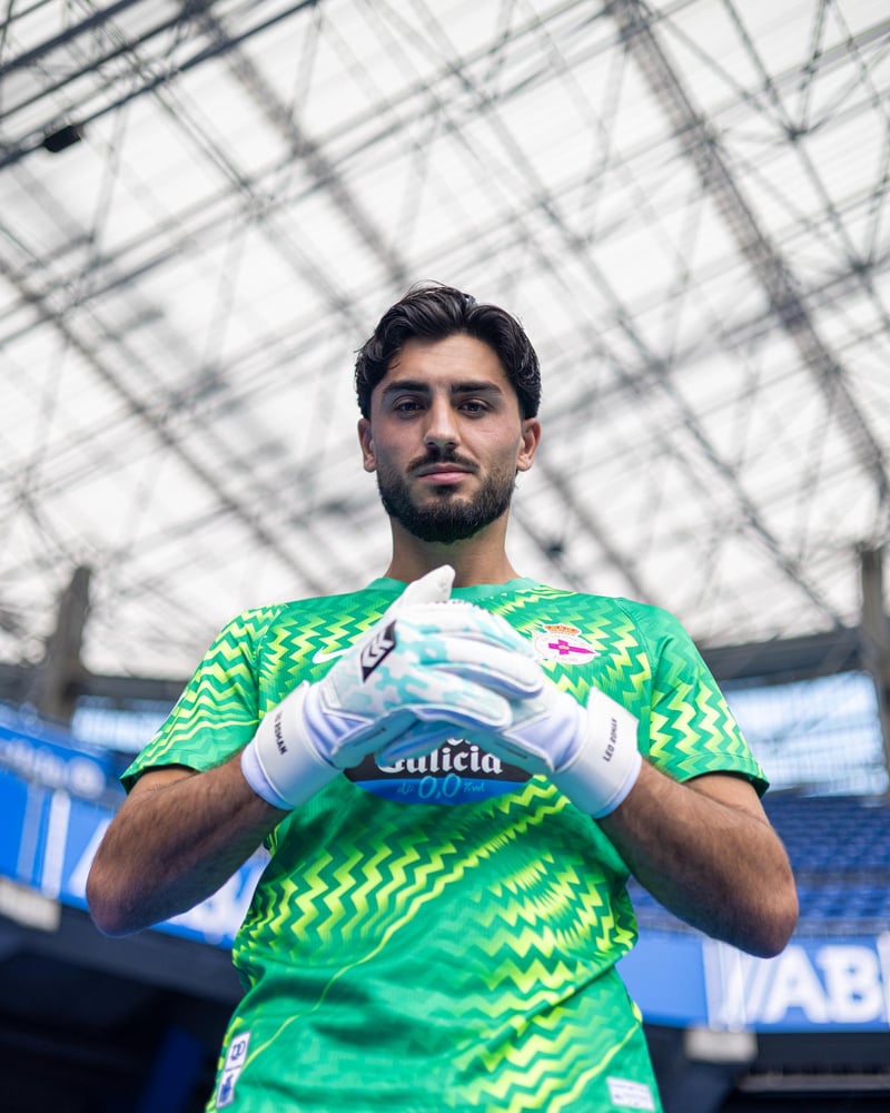 Leo Román con la camiseta del RC Deportivo en Riazor