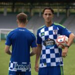 Tercera equipación del Racing Club Ferrol para la temporada 2026/27 inspirada en la bandera de Ferrol