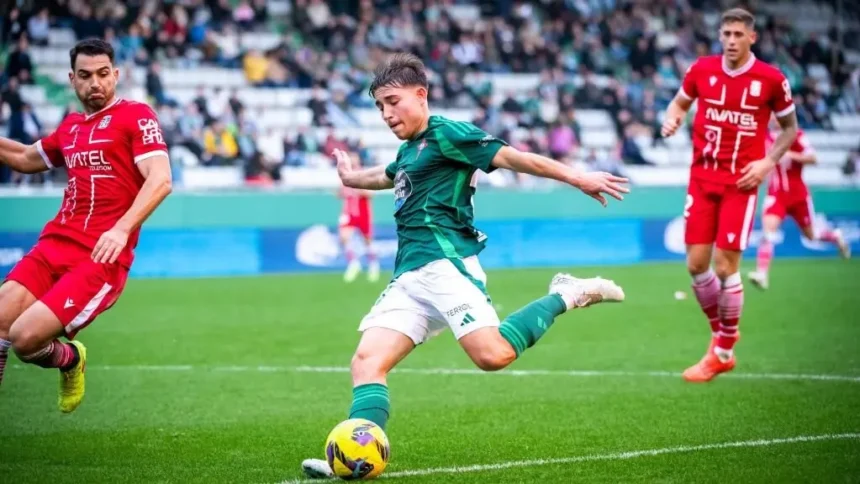 Raúl Blanco, jugador del Racing Club Ferrol, durante un partido en A Malata