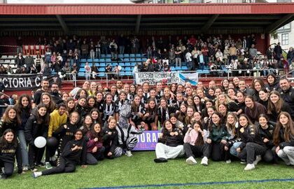 El Victoria CF femenino celebra el ascenso a Segunda Federación