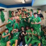 Jugadores del Ural Español Juvenil A antes del partido ante el Real Avilés Industrial en La Toba