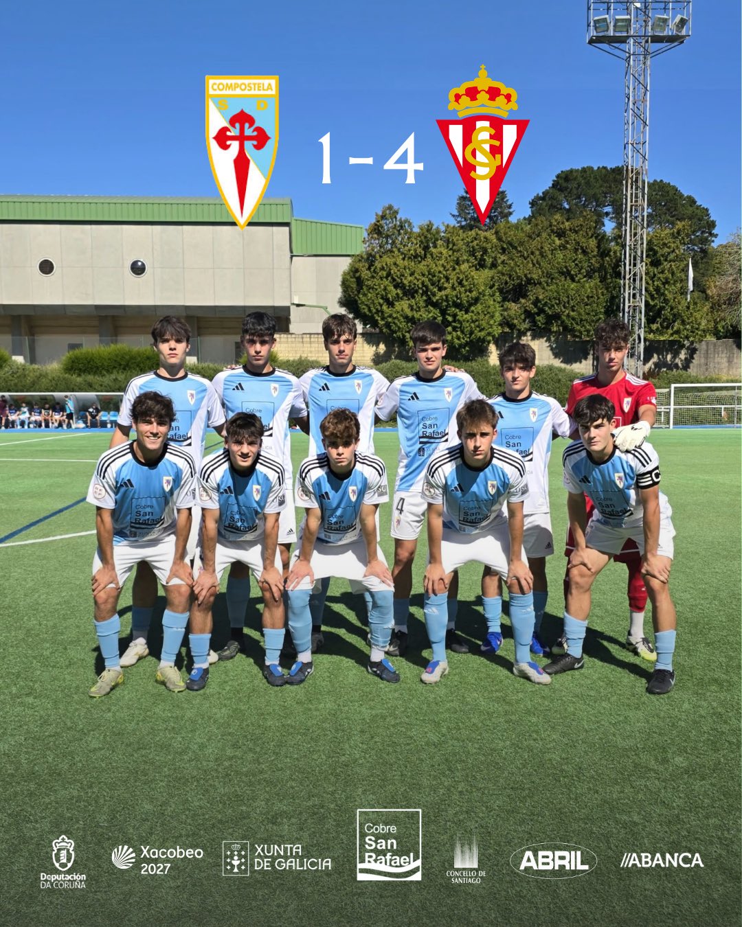 Jugadores del Juvenil A de la SD Compostela durante el partido ante el Sporting de Gijón