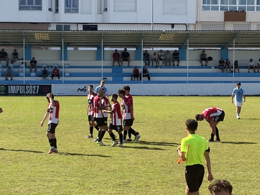 Acción del Viveiro CF durante un partido en Cantarrana-Kiko Rey