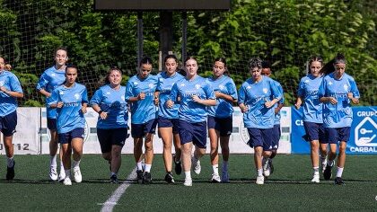 Jugadoras de la EFF Rosalía durante la pretemporada 2026/27