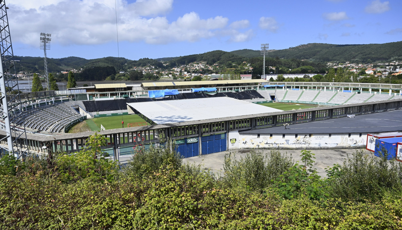 Estadio de A Malata durante las obras de renovación de la cubierta en septiembre de 2026
