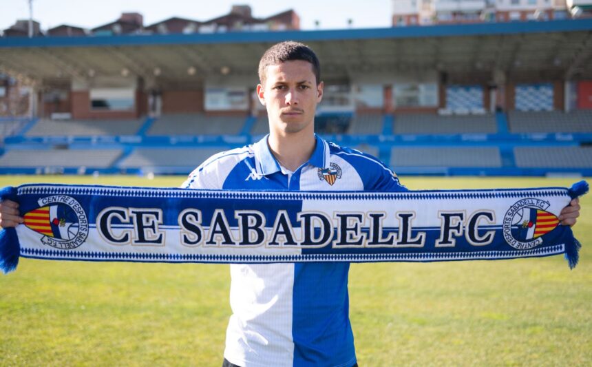 Alan Godoy, delantero del CD Lugo, antes del partido ante la Ponferradina