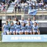 Las jugadoras de As Celtas celebran junto a su afición en A Madroa