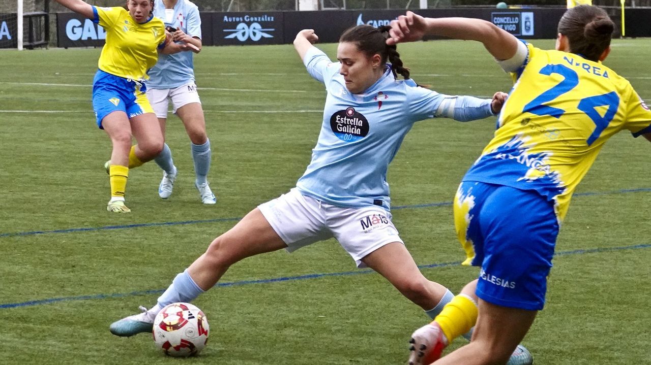 As Celtas durante un partido en A Madroa