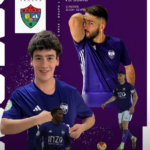 Jugadores del Atlético Coruña Montañeros con la equipación morada