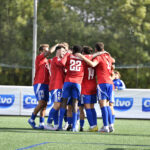 Jugadores del Bergantiños FC celebran un gol en As Eiroas