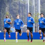 Ferrán Seco, Adama Traoré, Yayo González, Quique Teijo, Álvaro Fraga e Íker Gil en el entrenamiento del Deportivo en Abegondo