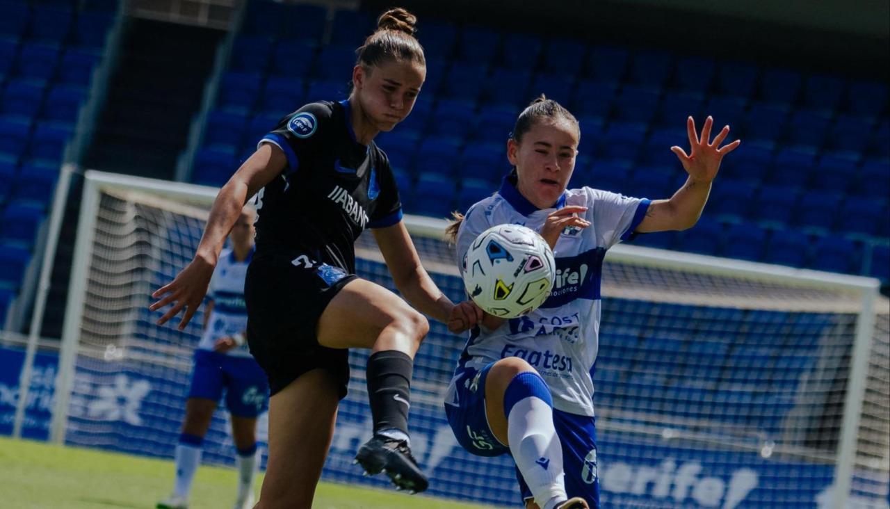 Acción del Costa Adeje Tenerife-Dépor ABANCA de la jornada 2 de Liga F 2026/27