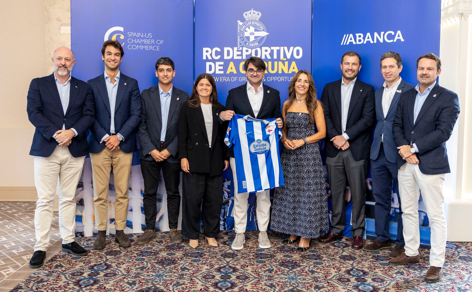 Delegación del RC Deportivo durante la presentación del proyecto del club en el Museo de la FIFA de Miami