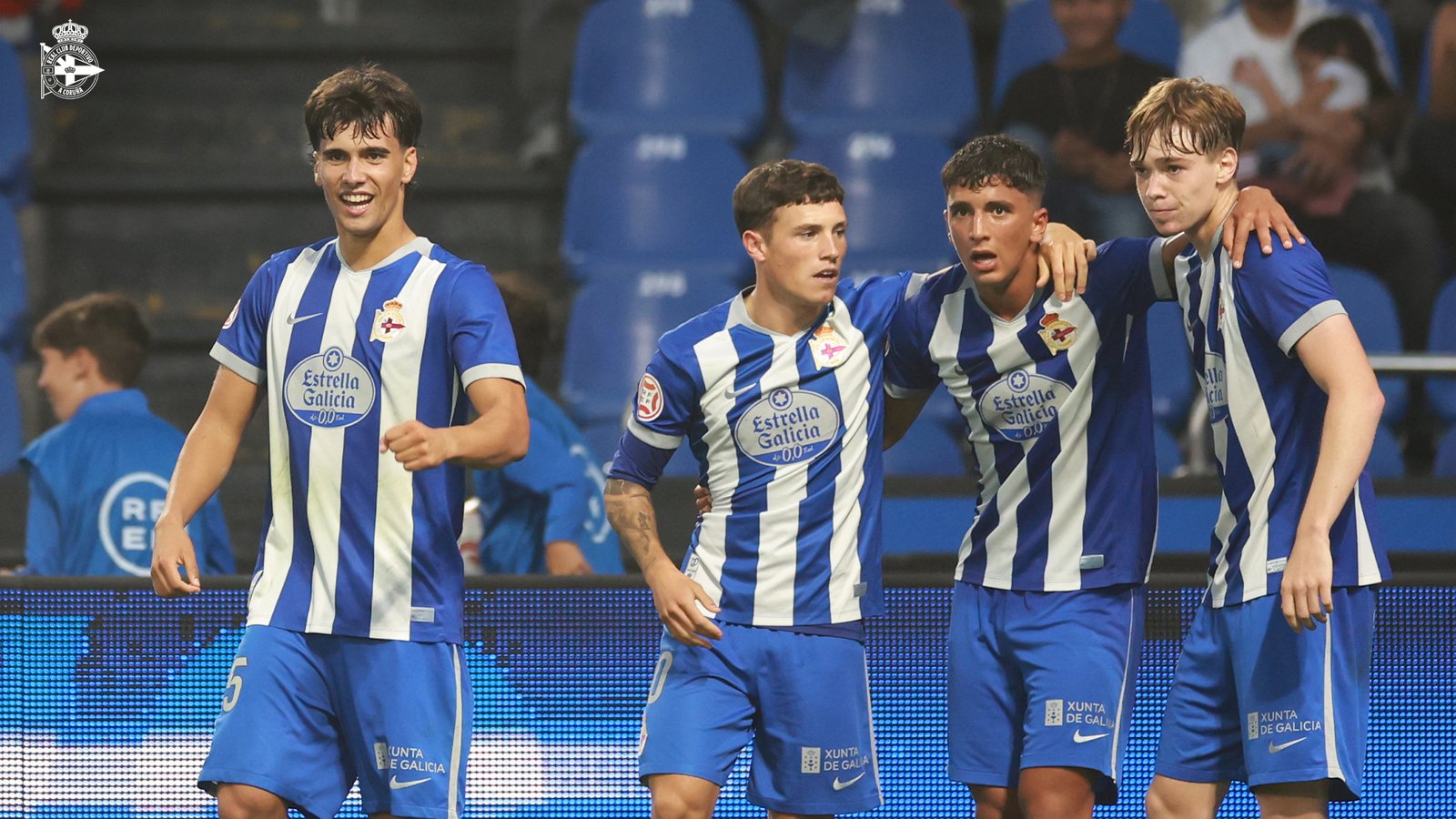 Jugadores del Deportivo Fabril durante el partido ante el Real Unión en Riazor