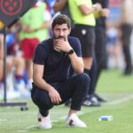 Javi Vázquez, entrenador del Racing de Ferrol, durante el partido ante el CD Extremadura en Almendralejo