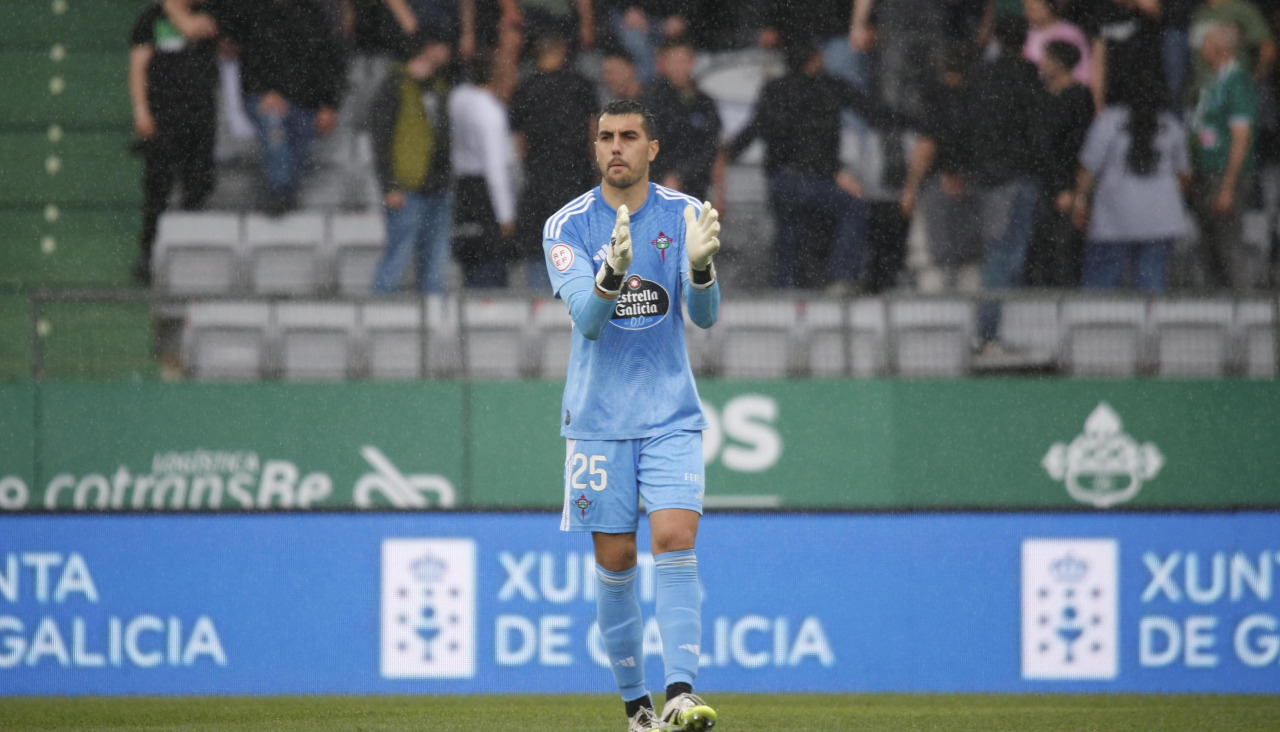 Lucas Díaz, portero del Racing de Ferrol, durante un partido en A Malata