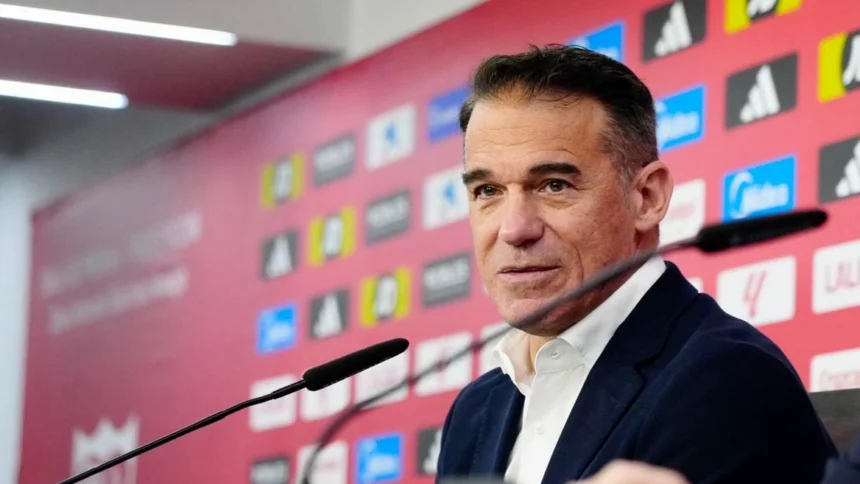 Luis García Plaza, entrenador del Sevilla FC, durante una rueda de prensa