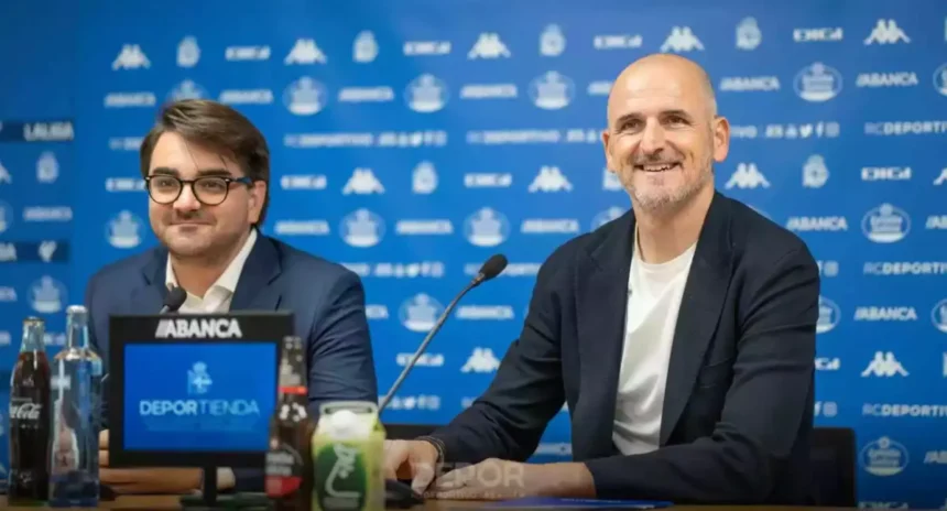 Massimo Benassi y Fernando Soriano durante una rueda de prensa del Deportivo