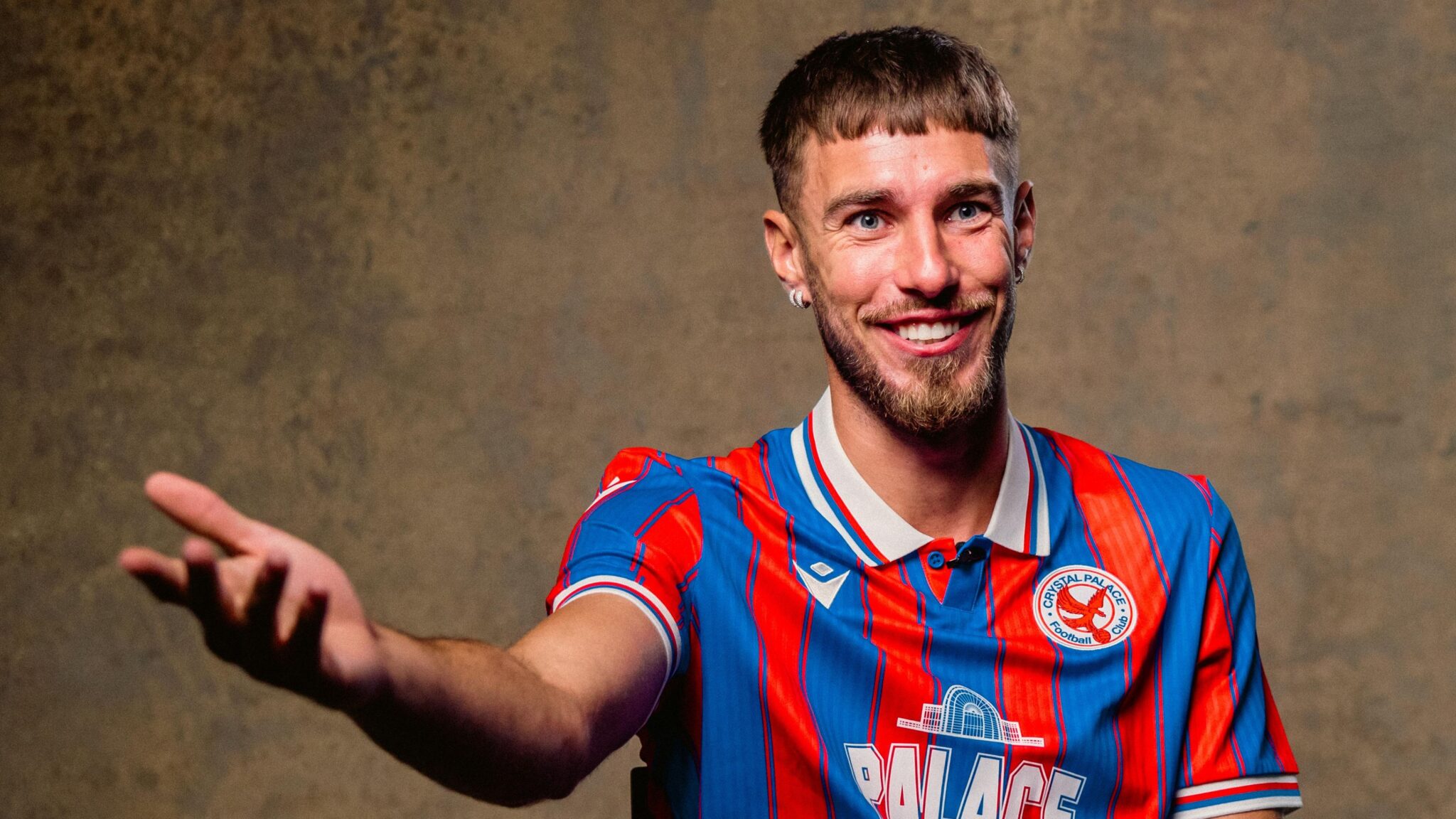 Óscar Mingueza en su presentación como jugador del Crystal Palace