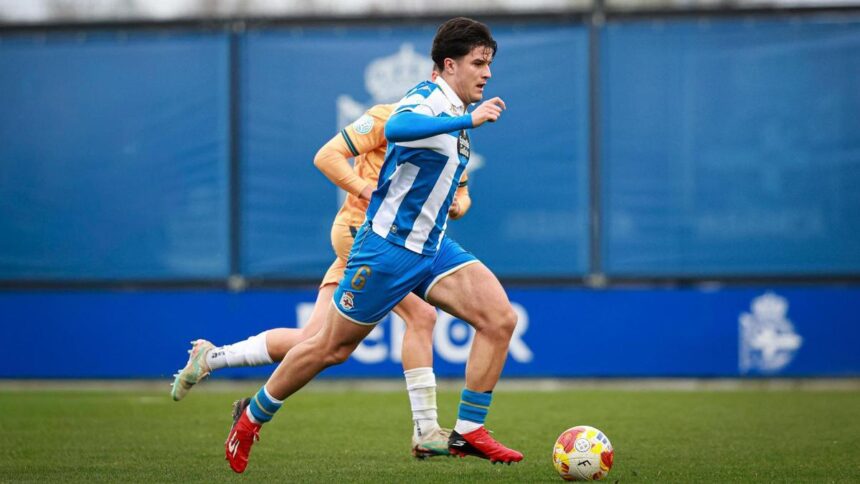 Noé Carrillo, futbolista del Deportivo y del Fabril, durante la temporada 2026/27